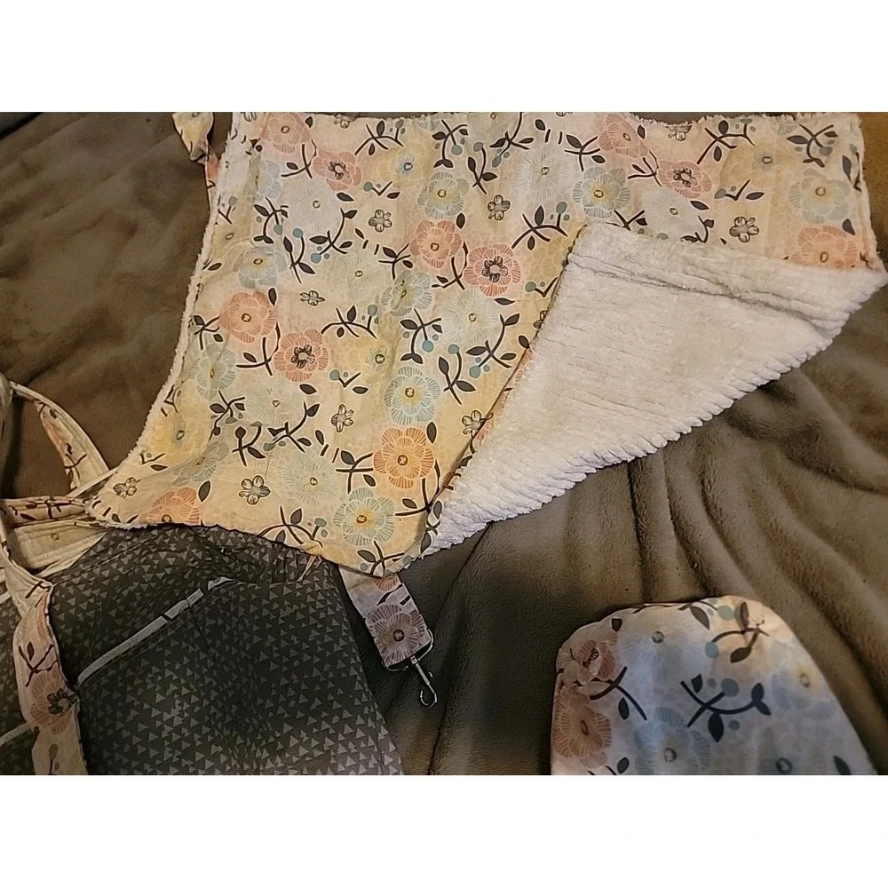 Gray Floral Diaper Tote‎ Bag 🌸 Large Baby Bag w/ Pockets